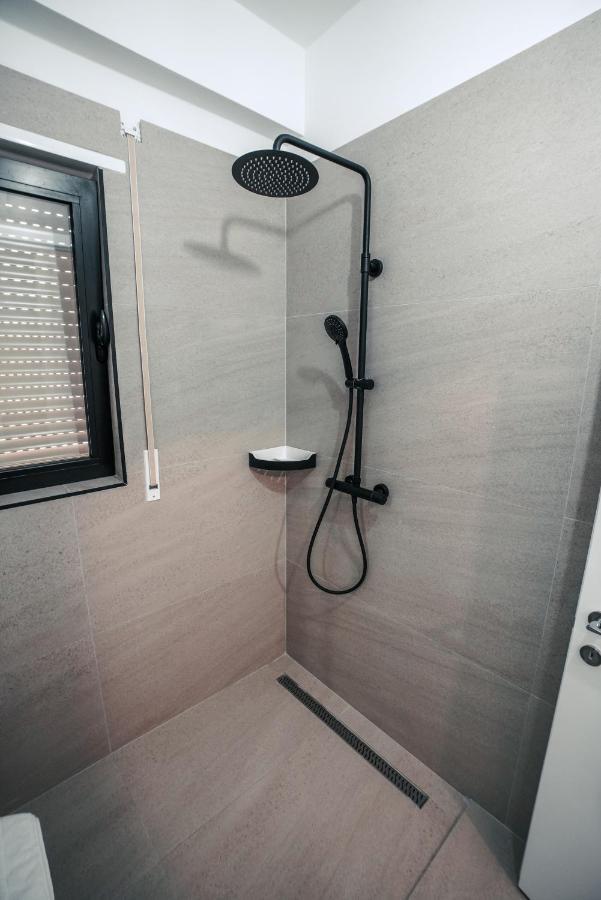 Mia Marine Rooms Himare Exterior photo